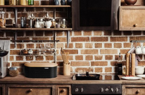 CZARNY CHLEBAK metalowy z BAMBUSOWA DESKA DO KROJENIA drewniana pokrywa