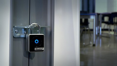 Kłódka elektroniczna BT Master Lock 4400EUREC Kłódka elektroniczna BT Master Lock 4400EUREC